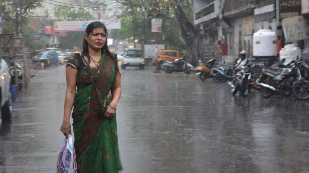 up-weather-update-heavy-rain-with-lightening-predicted-in-55-districts-alert-issued